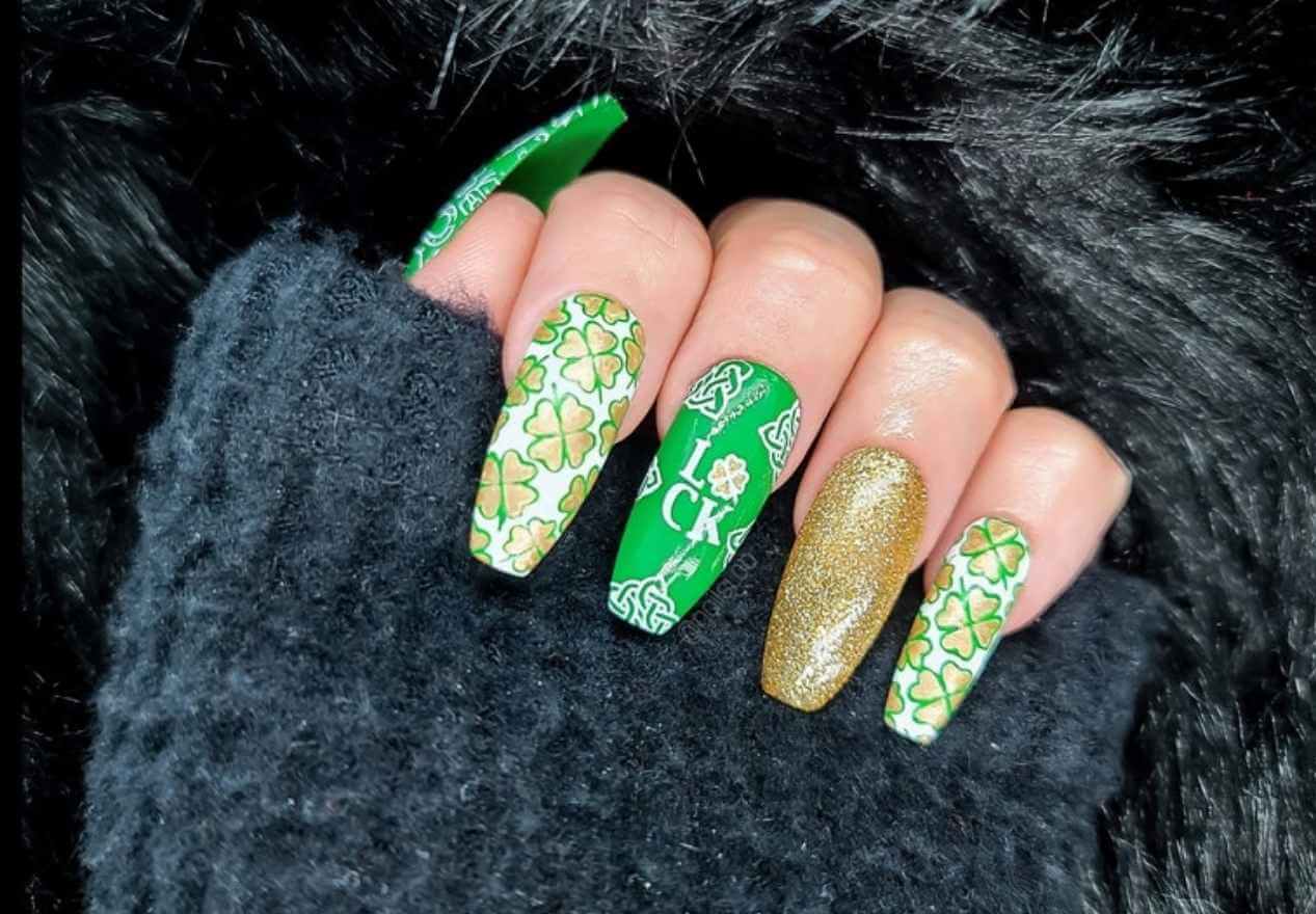 21 Shamrockin' St. Patrick's Day Nail Designs for 2022 - Uptown Girl