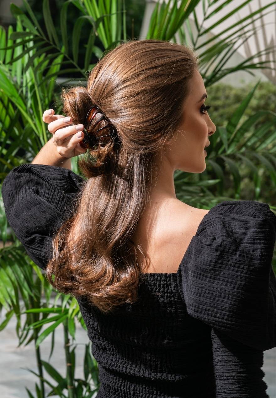 11 Easy Claw Clip Hairstyles to Try In 2021 PureWow