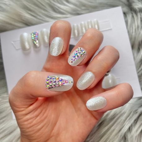 9 Wedding Nail Trends for 2024 Brides, Guests & More