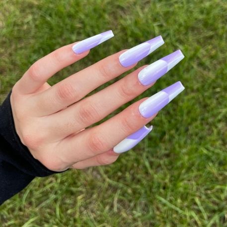 20 Trendy Vertical Ombre Nails to Wear in 2023 - Uptown Girl