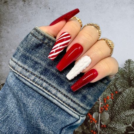 42 Christmas Nail Designs That Are Surprisingly Understated