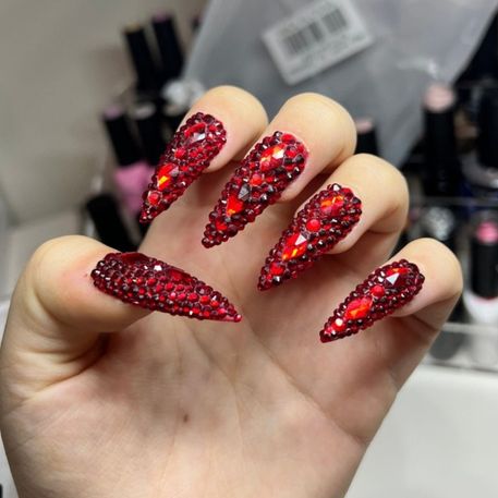 ♡ ; Pinterest : @ XOkikiiii | Red sparkle nails, Rhinestone nails, Red  acrylic nails
