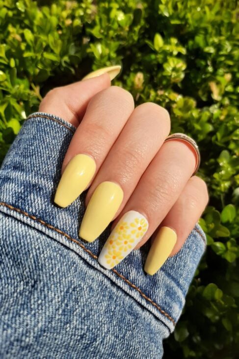 yellow nails spring