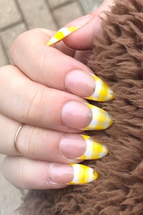 yellow nails spring